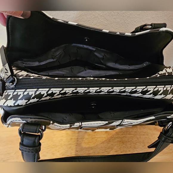 Vera Wang Houndstooth Handbag - Picture 6 of 7